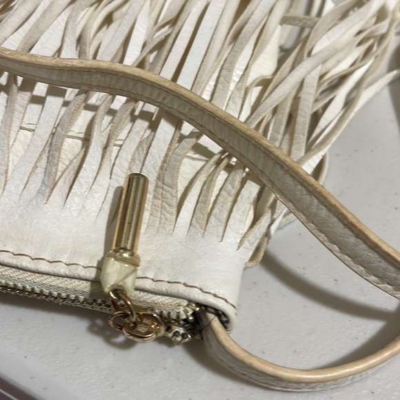 White leather fringe Crossbody Bag - Picture 7 of 8